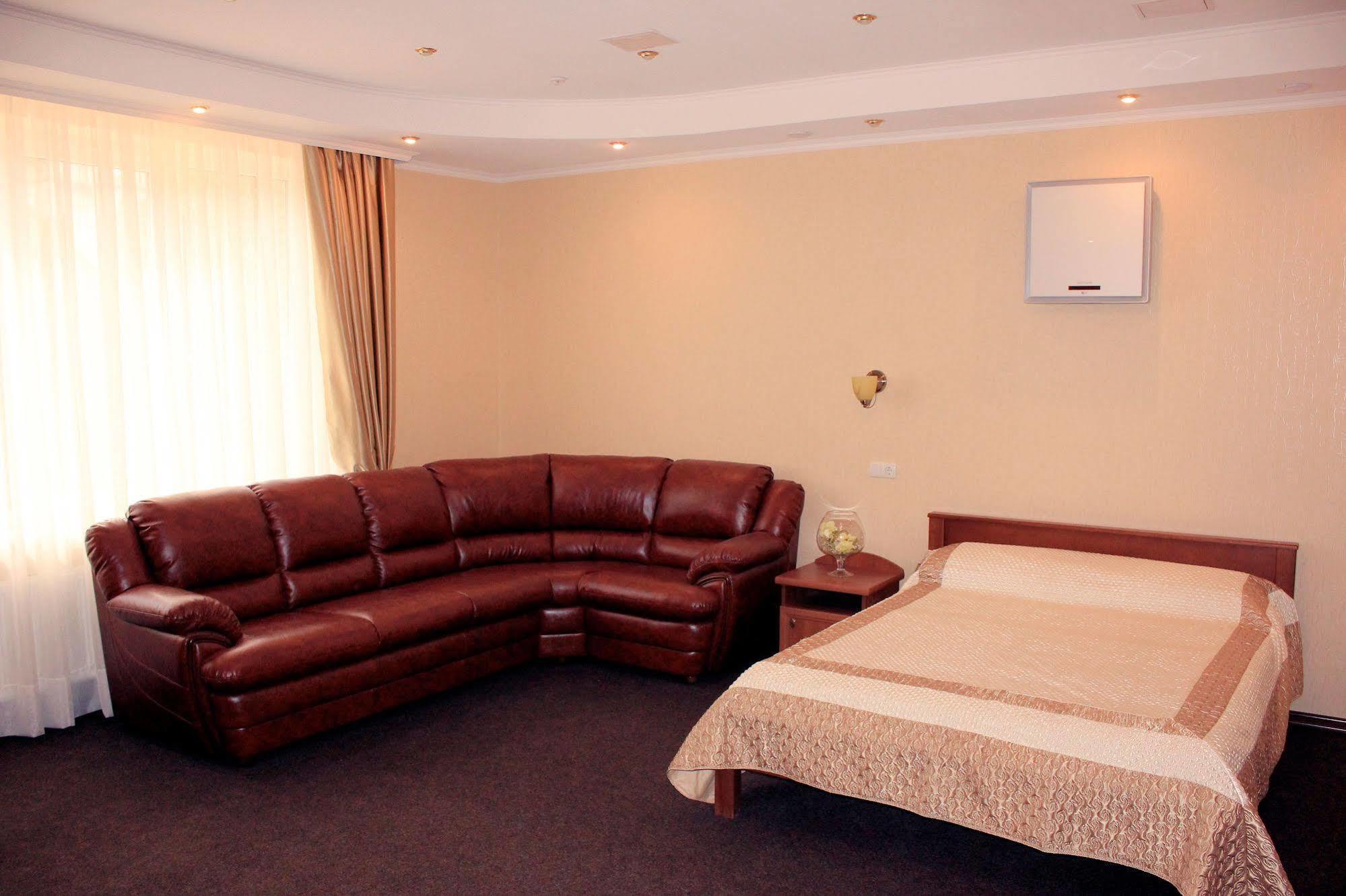 خاركيف Sv Park Hotel المظهر الخارجي الصورة